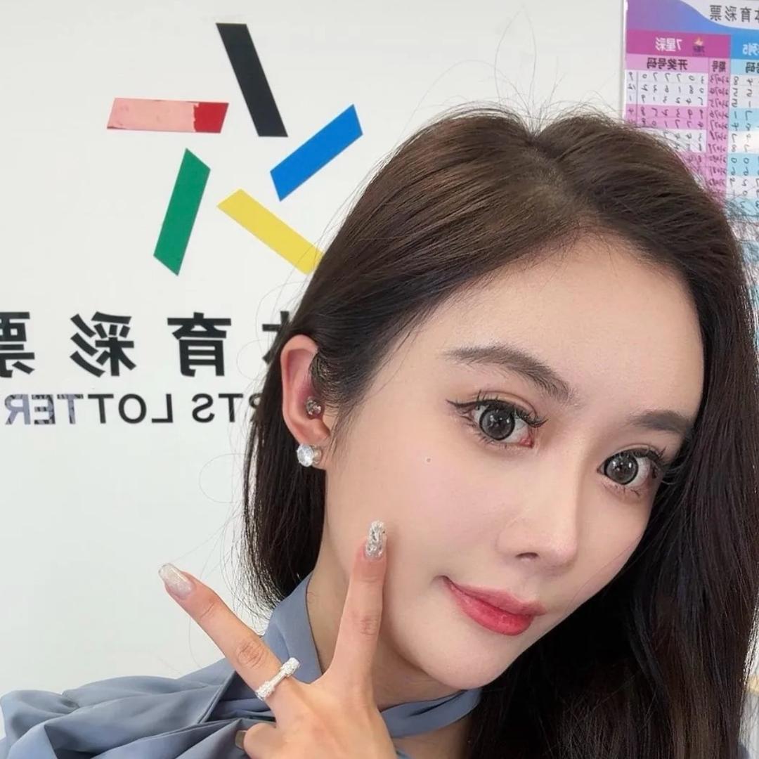 体彩璐璐