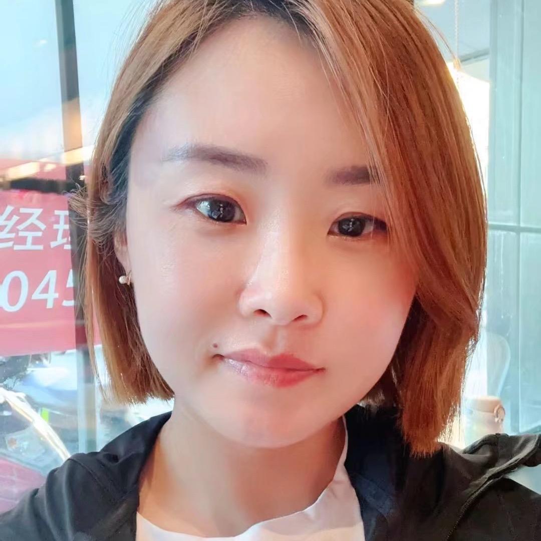 李威-