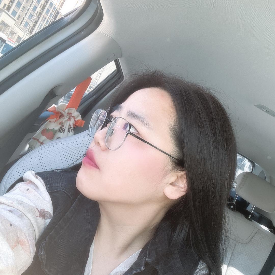 刘晓琳在努力