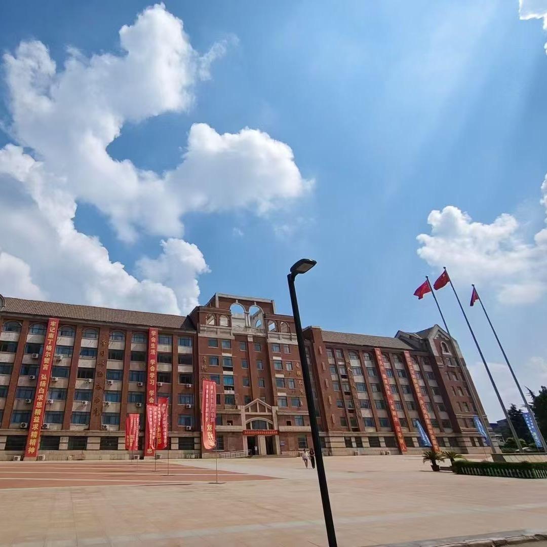 郑州白求恩医学院安晴