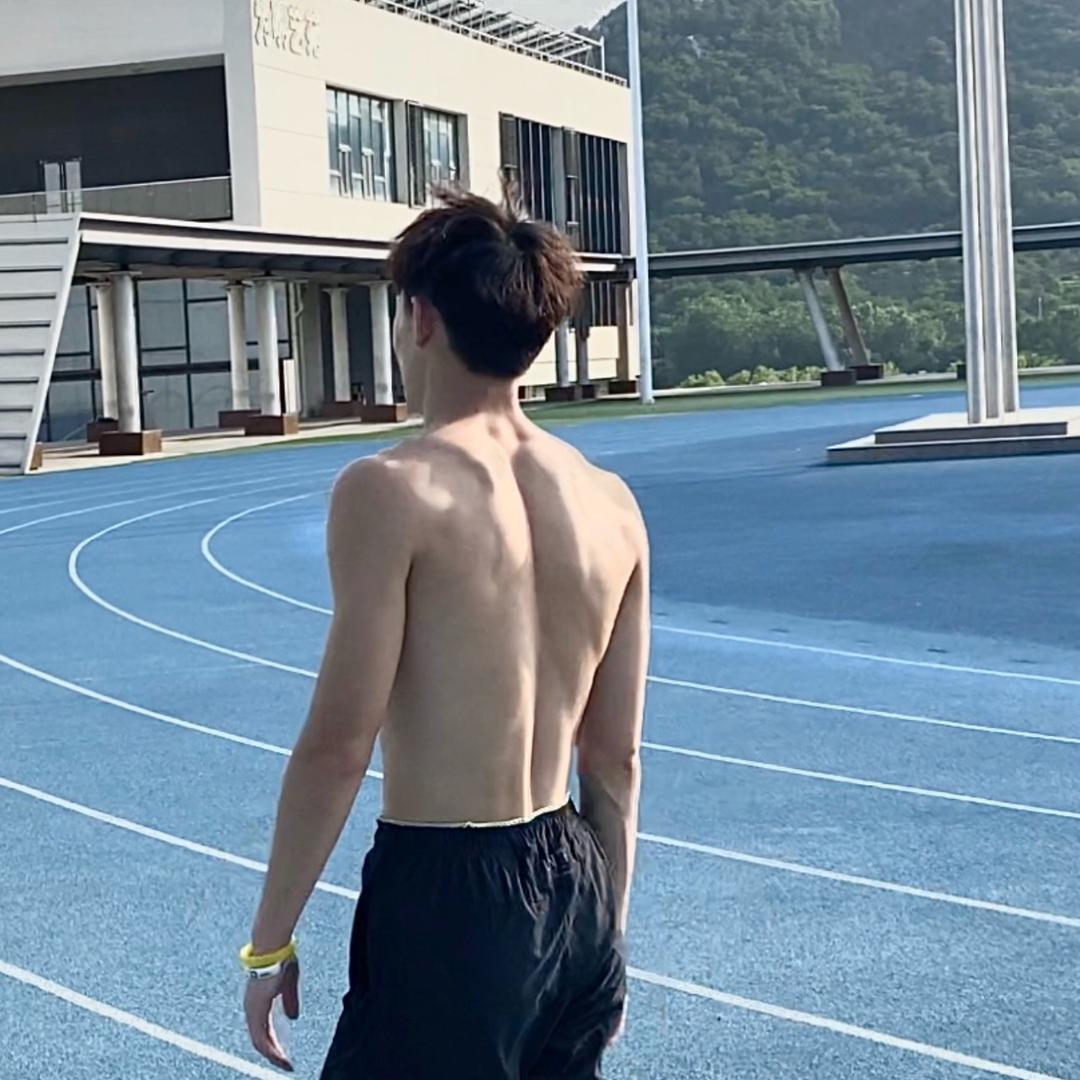 根本跑不快🏃🏻‍♂️