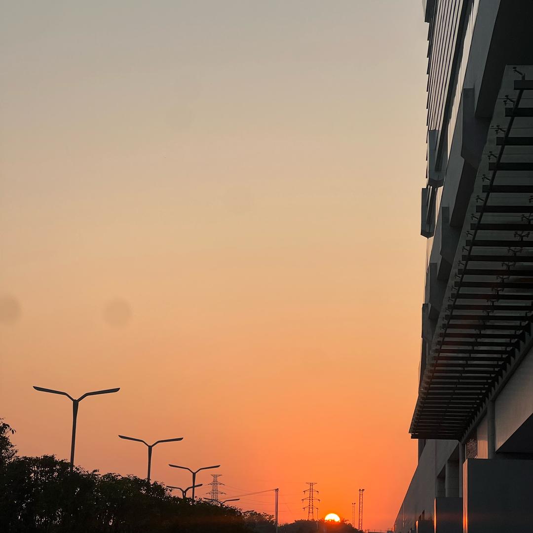 传说中村里最会钓鱼的帅哥