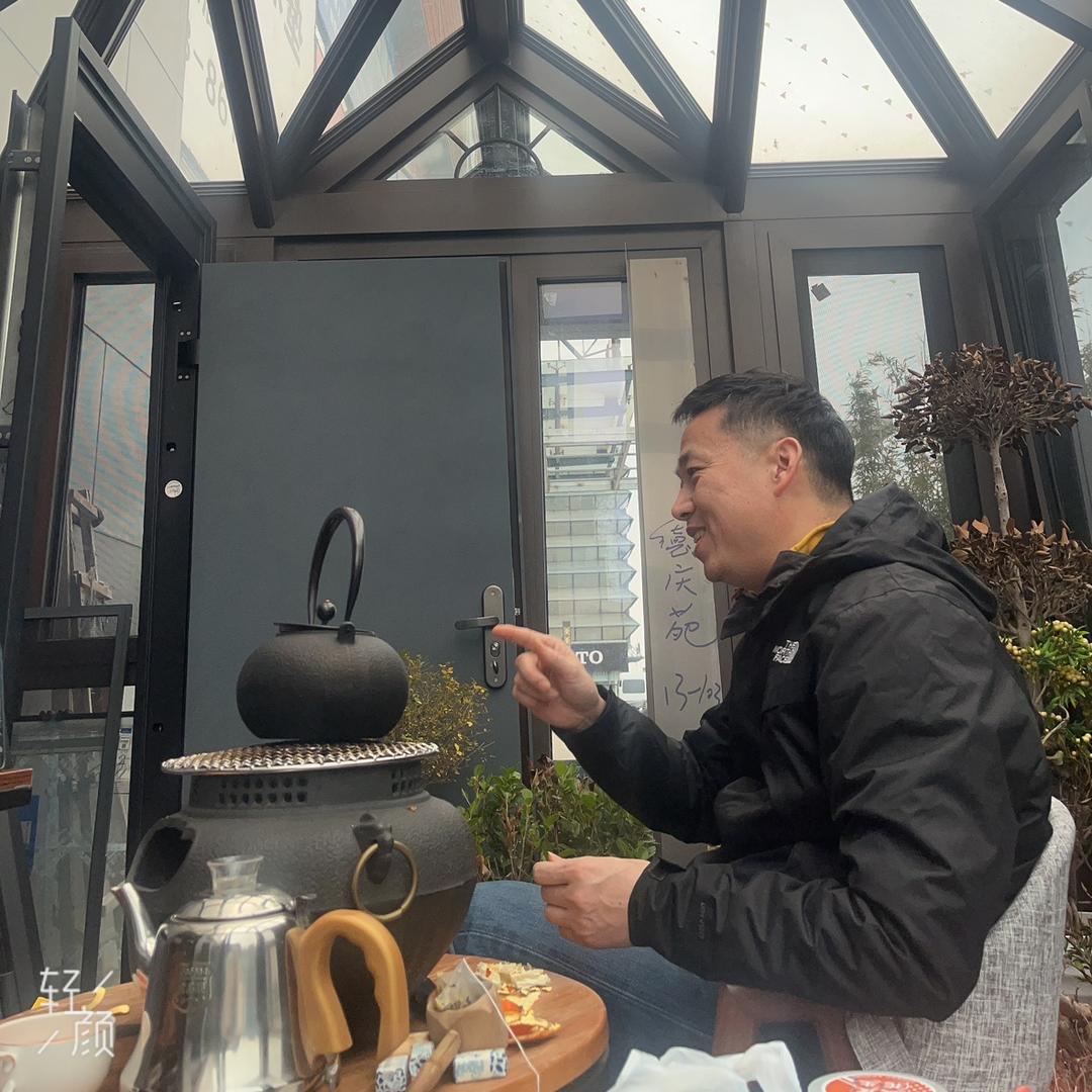 通哥自建房入户门窗仓储店