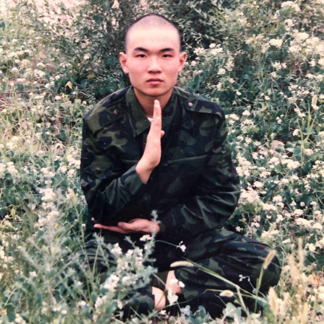 严于律己  修炼成金