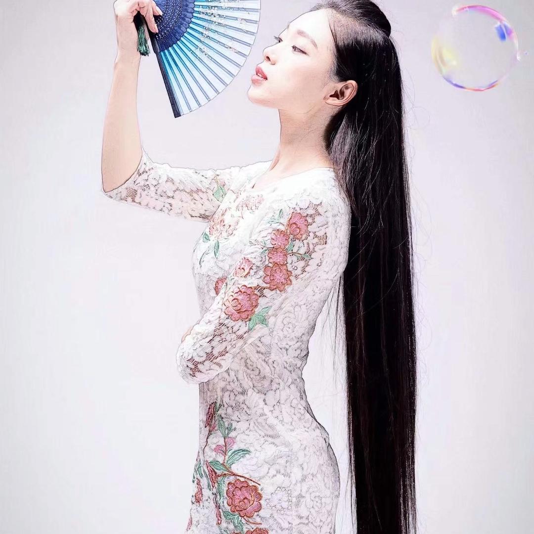 长发娇妹