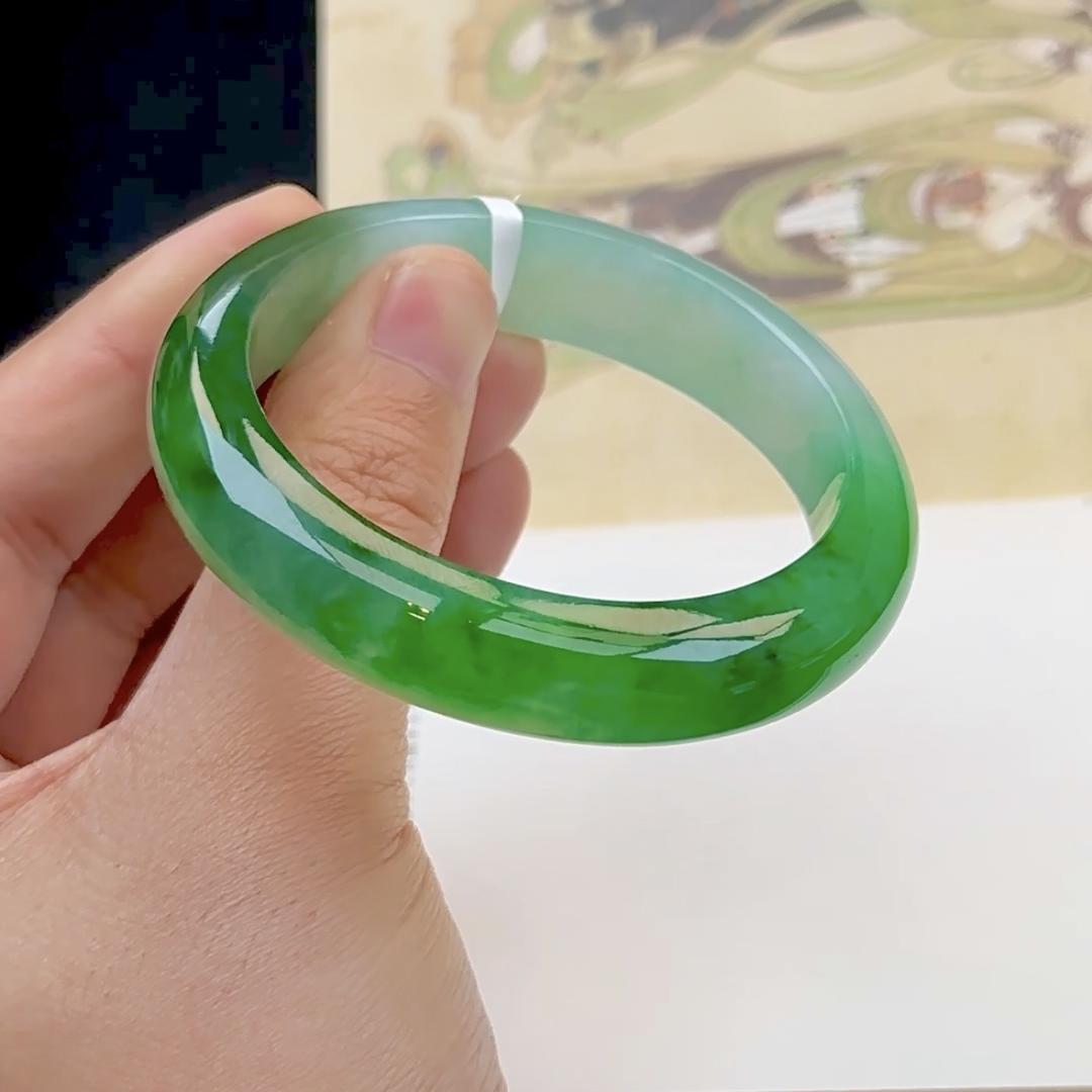 一湾凝翠