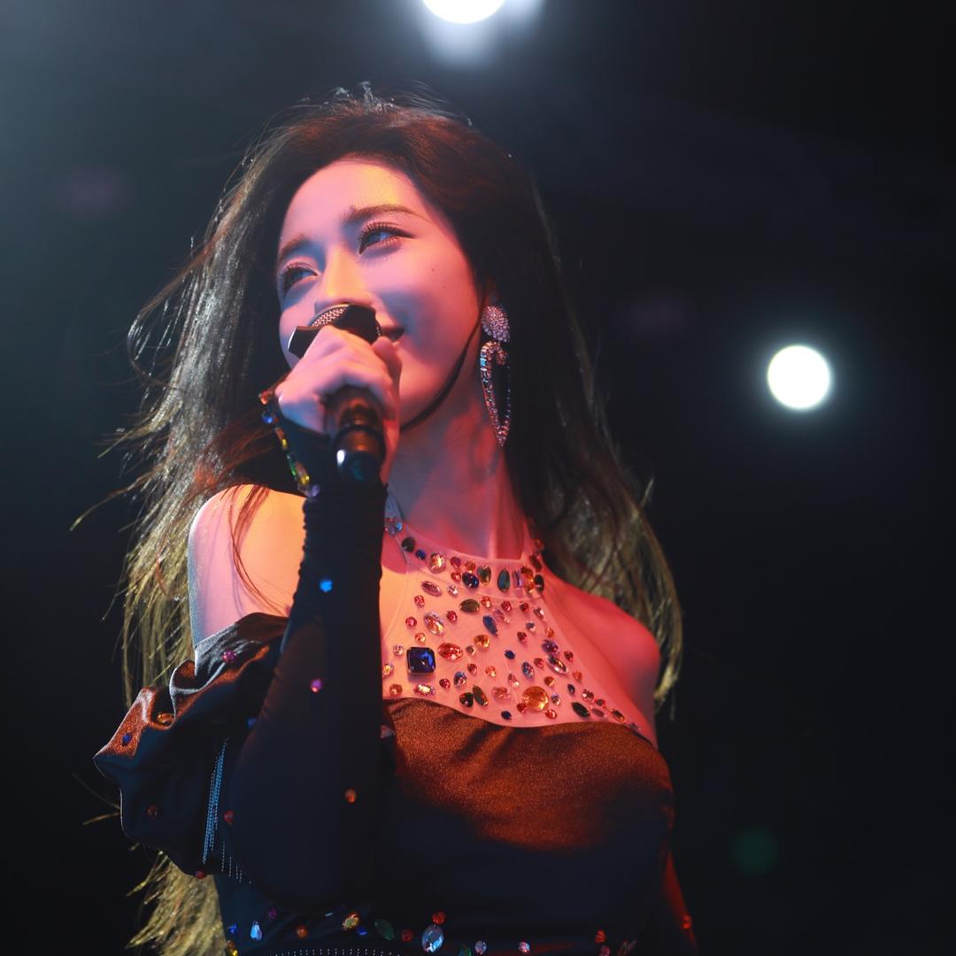 六小龄彤