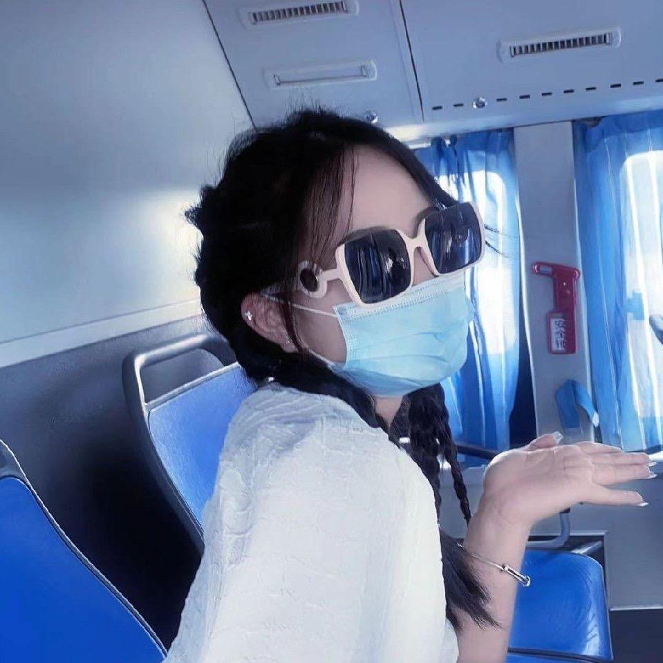 化妆造型师-维娜