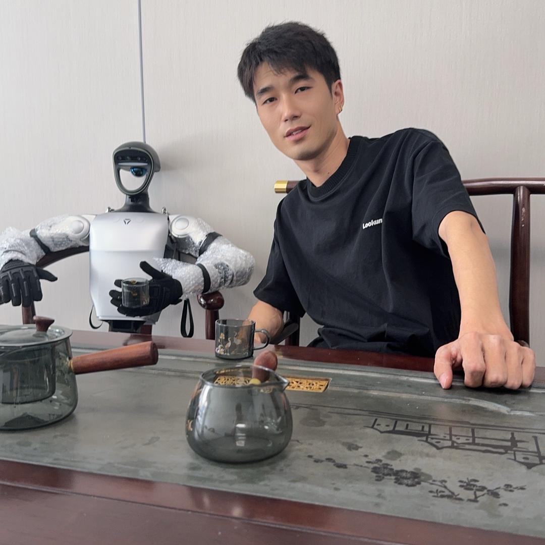 李兴和他的机器人