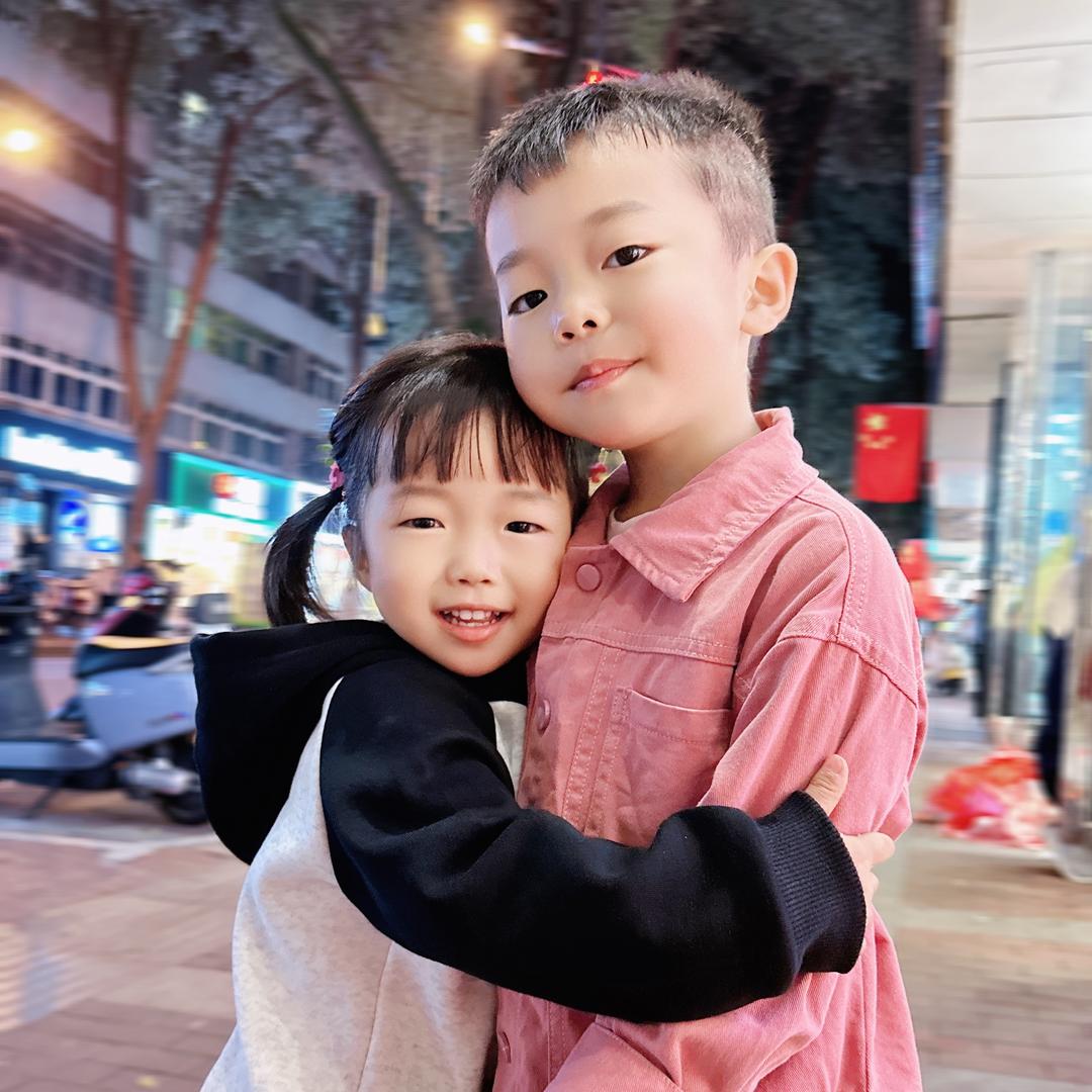 大旺仔👦小狗一👧