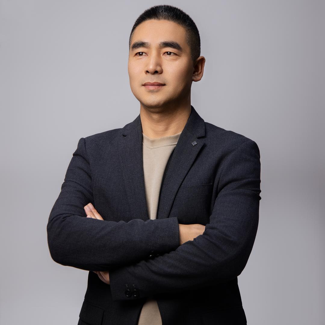 强人鞋业郑国成