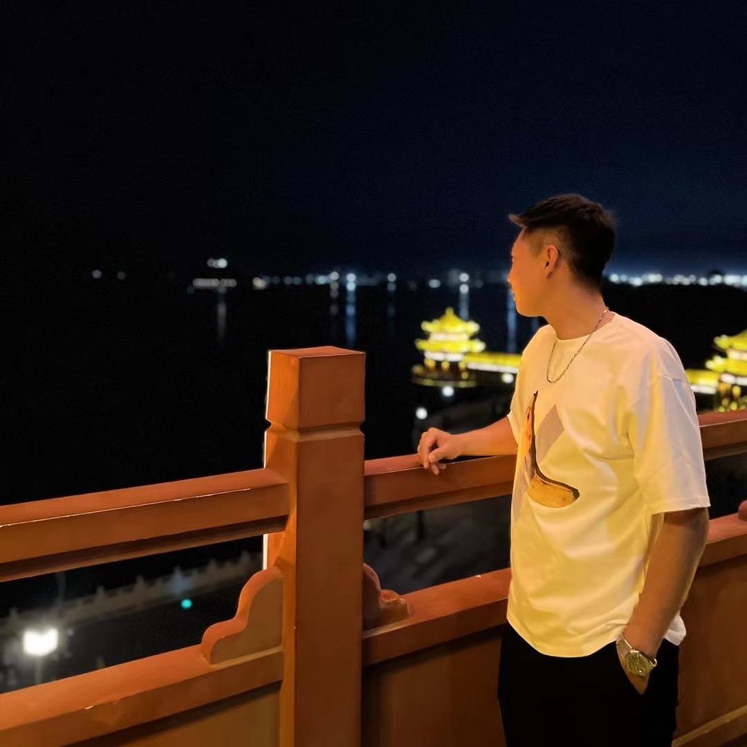 男殊爱抬杠（玩具小商贩）