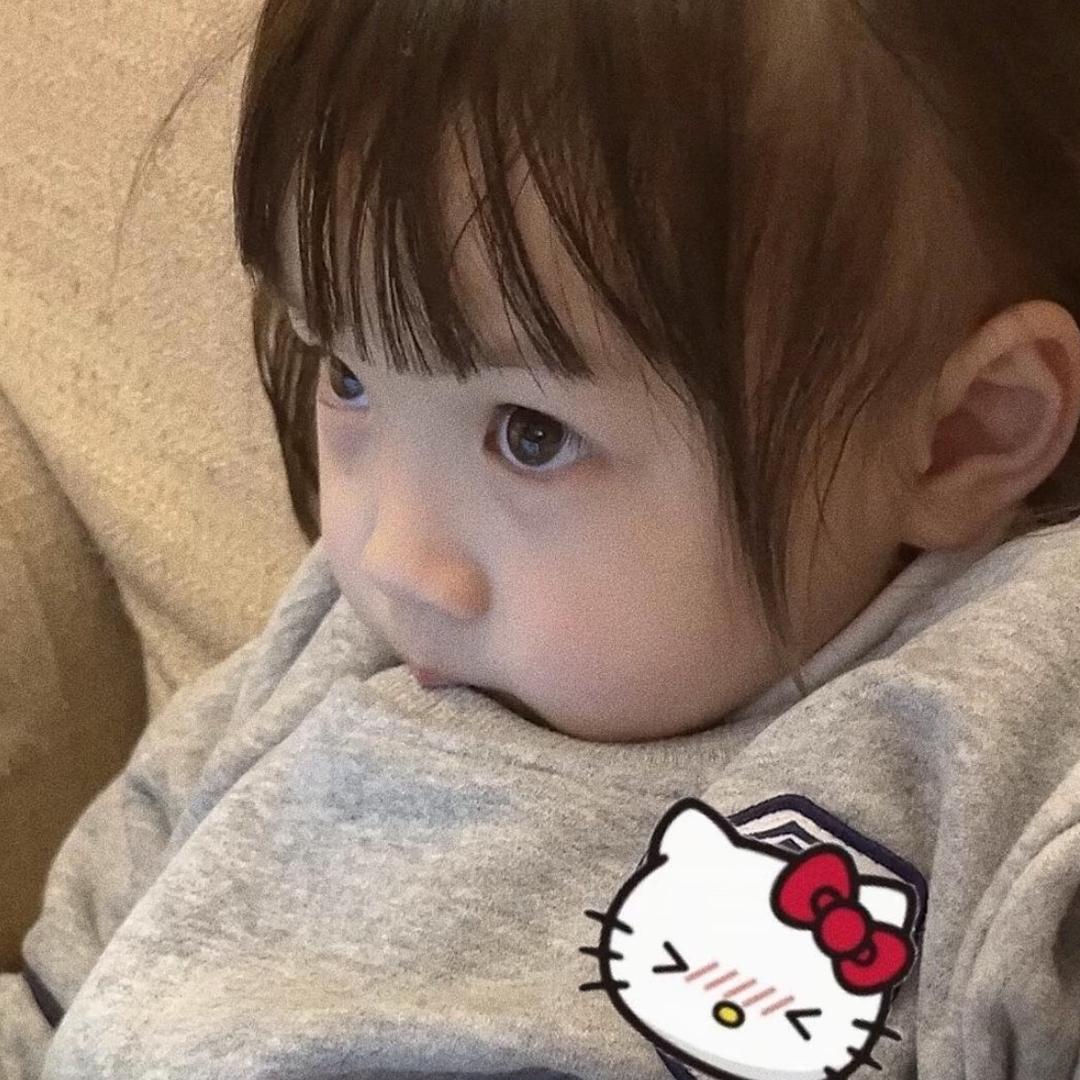 小y^