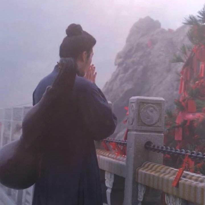 云 尘