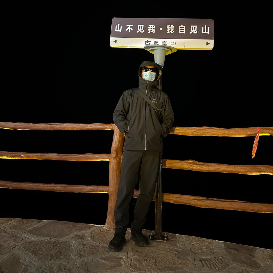 刘睿学钓鱼