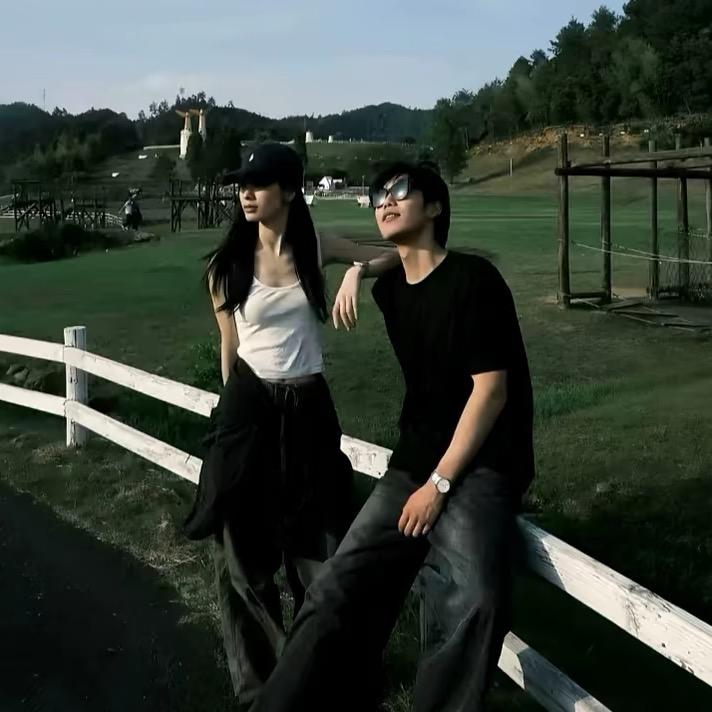 -我 的 侧 脸-