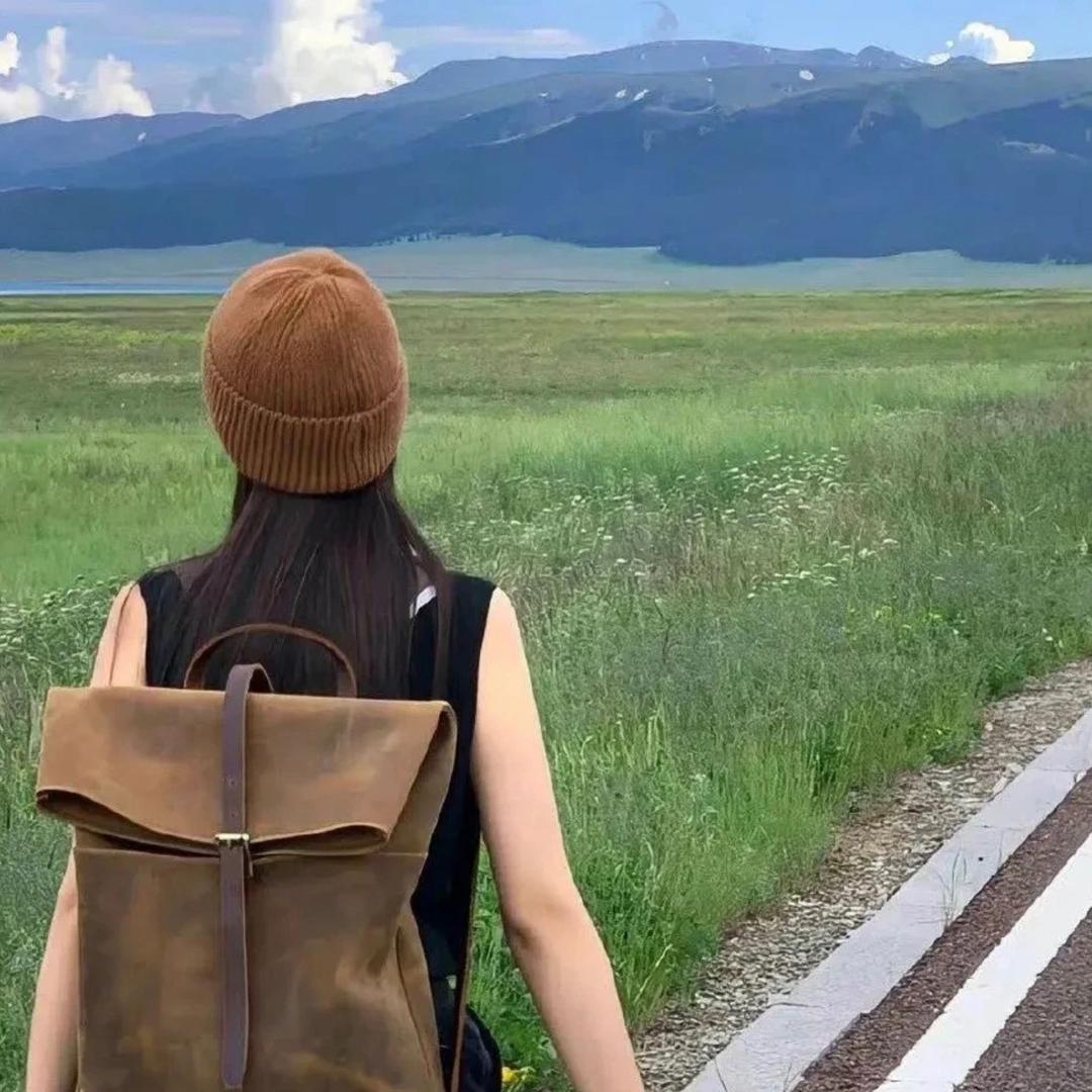 抱着小熊睡觉觉