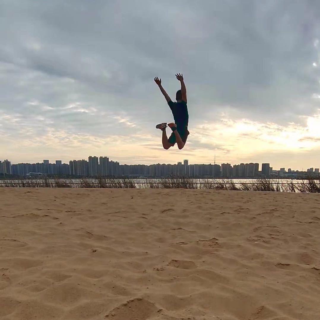 猪肉小哥～峰少