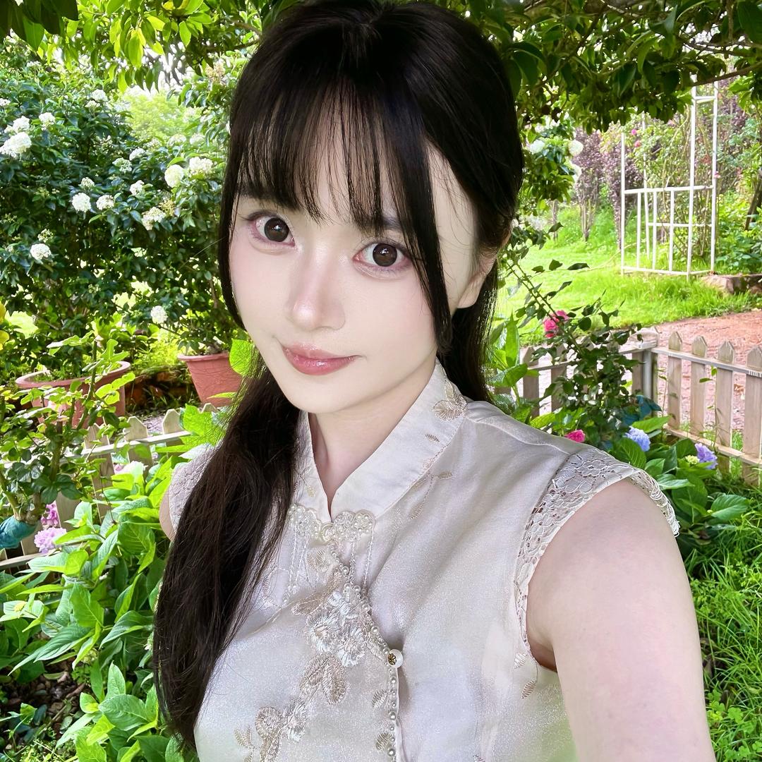 晨间藏月