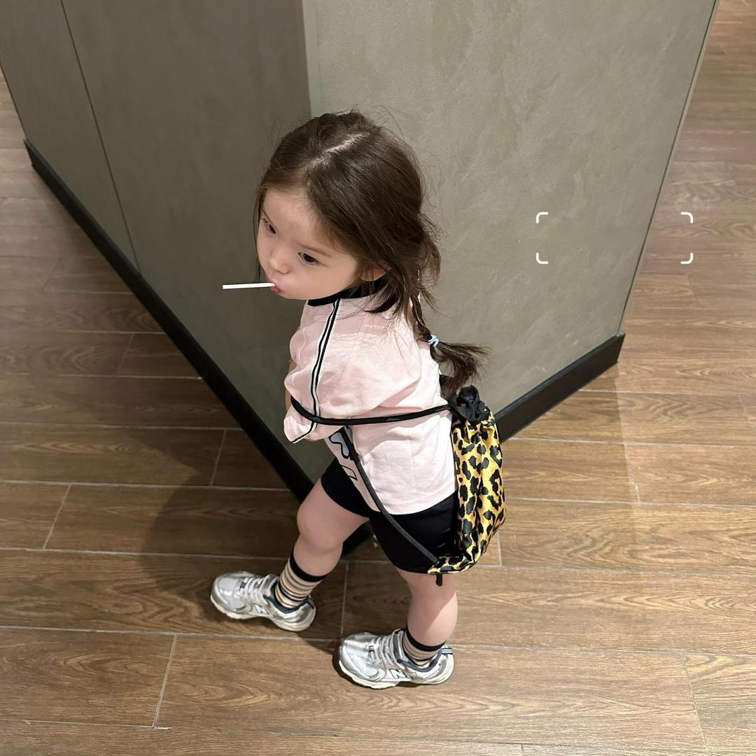 ￴ ￴ ￴￴ ￴Yu7