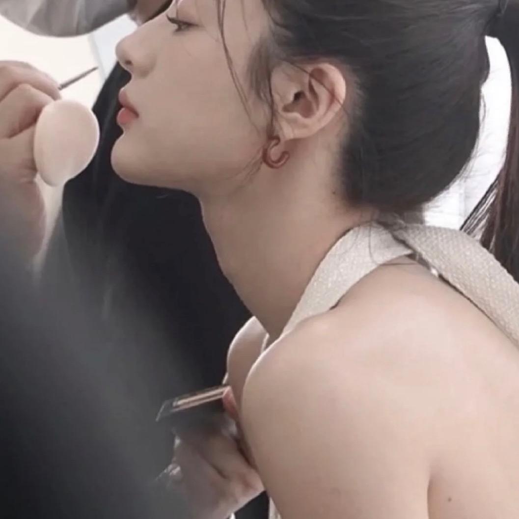 好来玉小姐