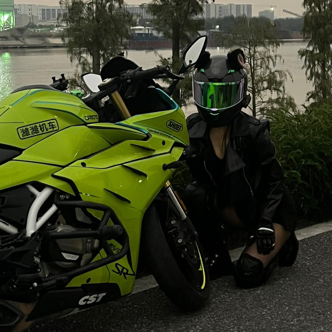 濰濰不会压弯🏍️