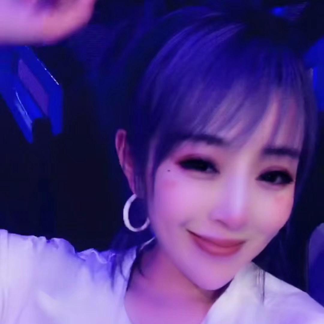 亚洲精品穿搭