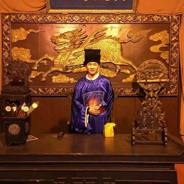 亦•墨