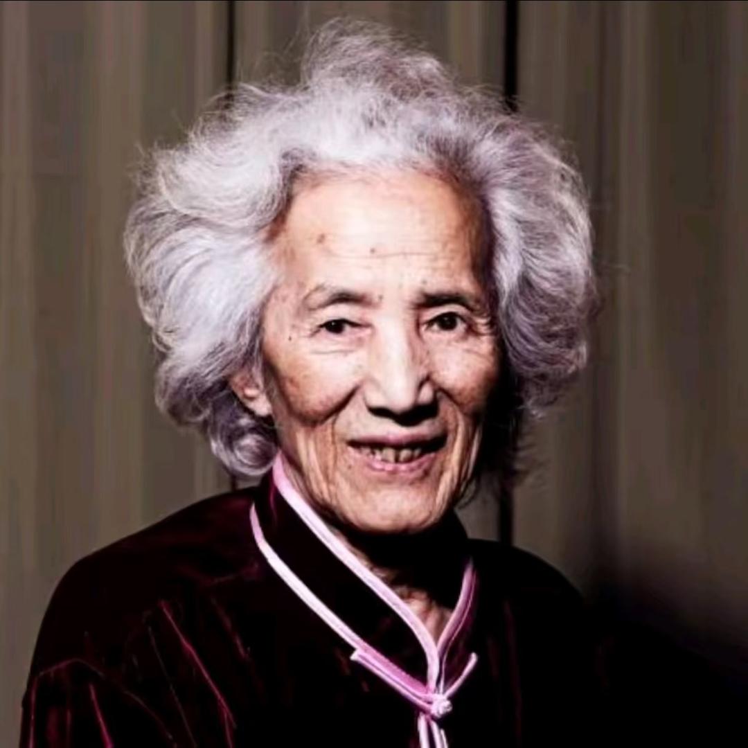 百岁养成记