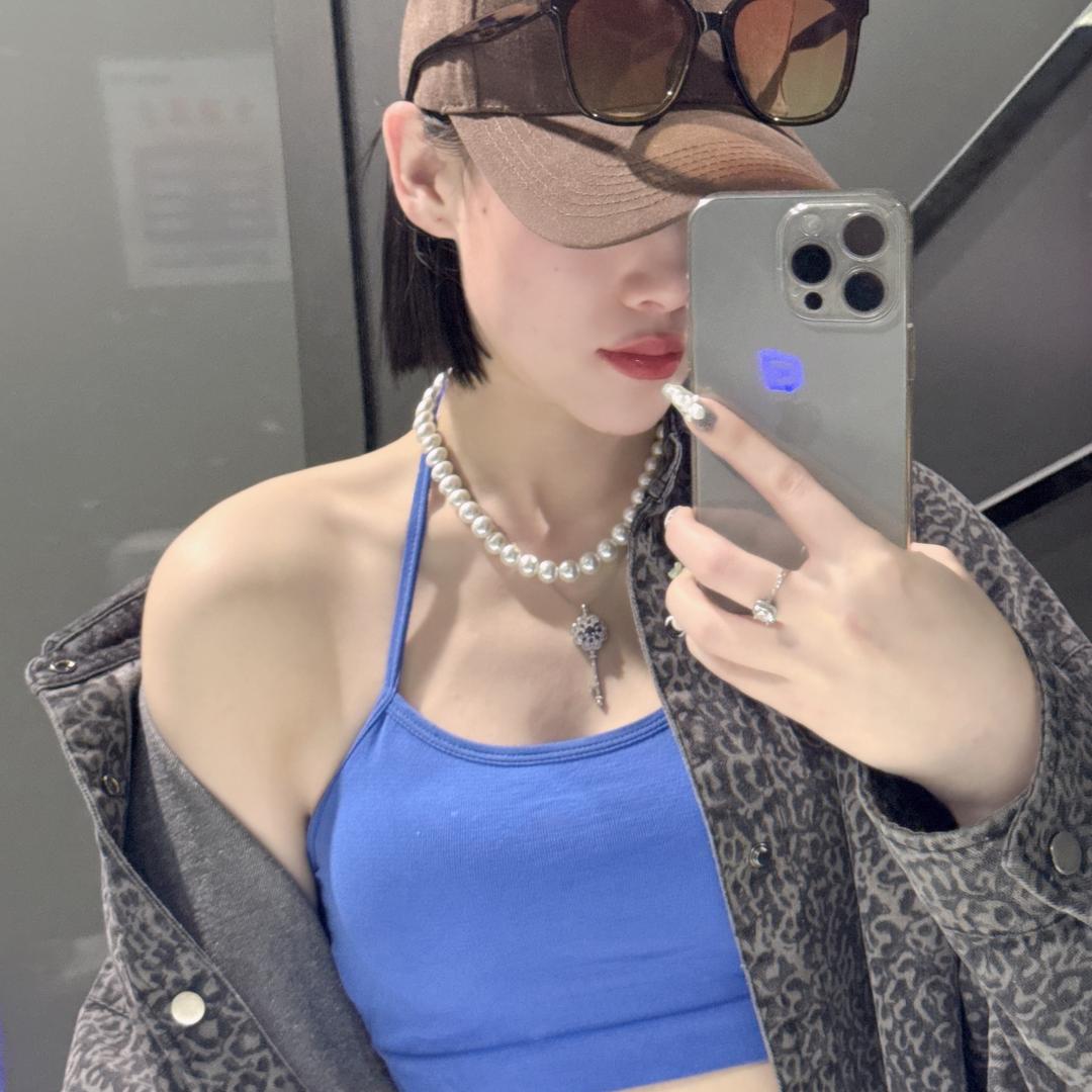 DJ . million（百万）