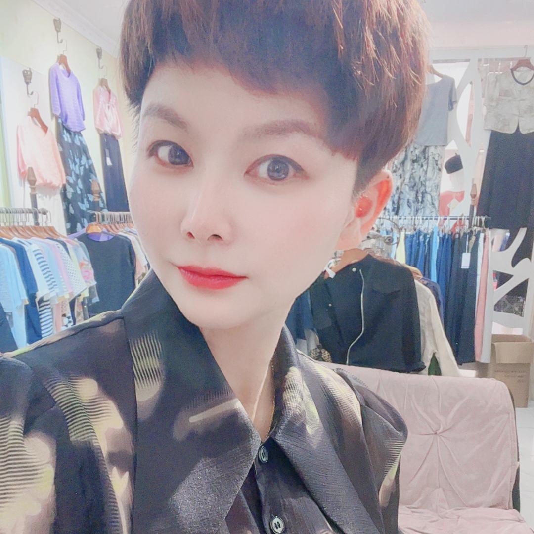 上海市宝山区甜女服饰店