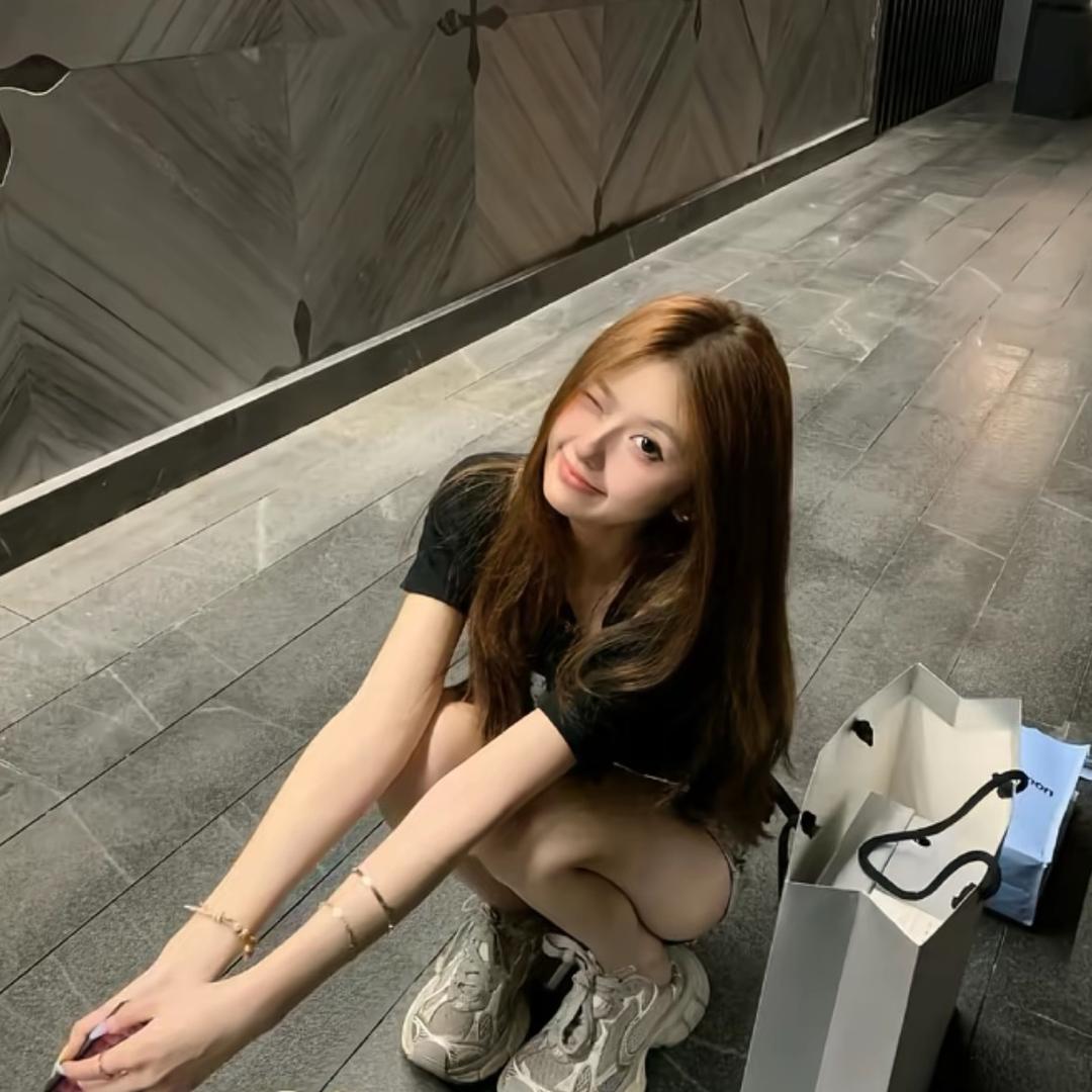 岳悦子涵^