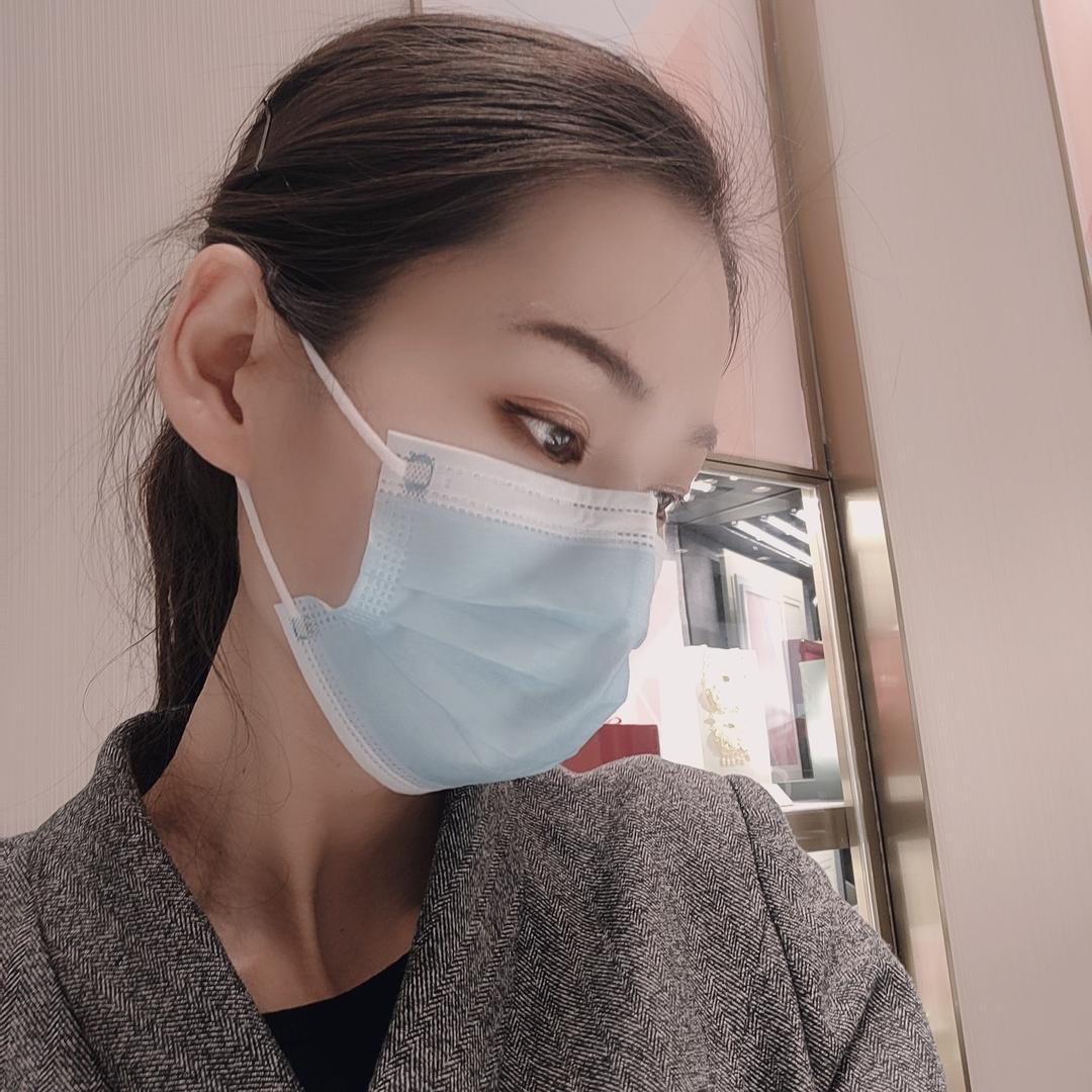 静 静