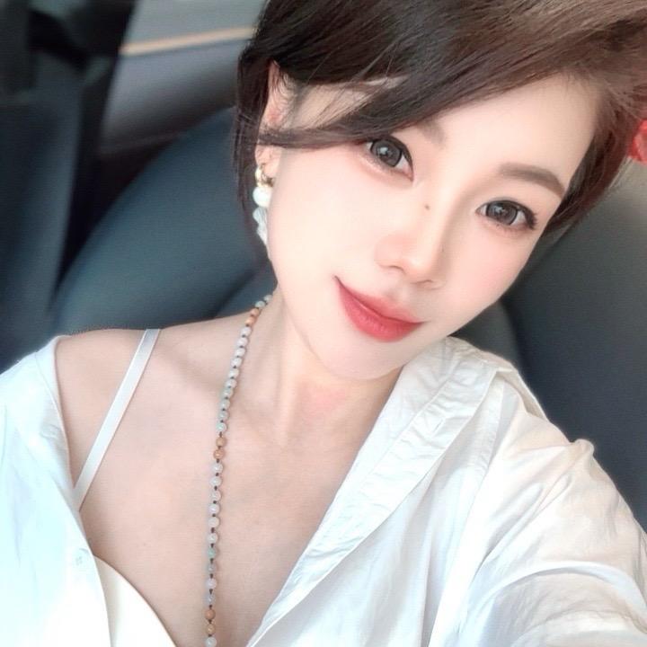 妞妞(摆摊中）
