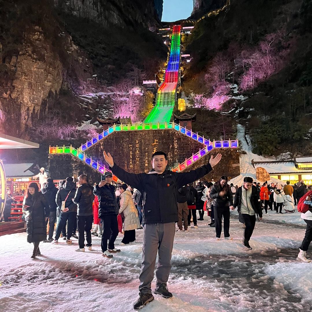 大同五医院西门二板刀削面