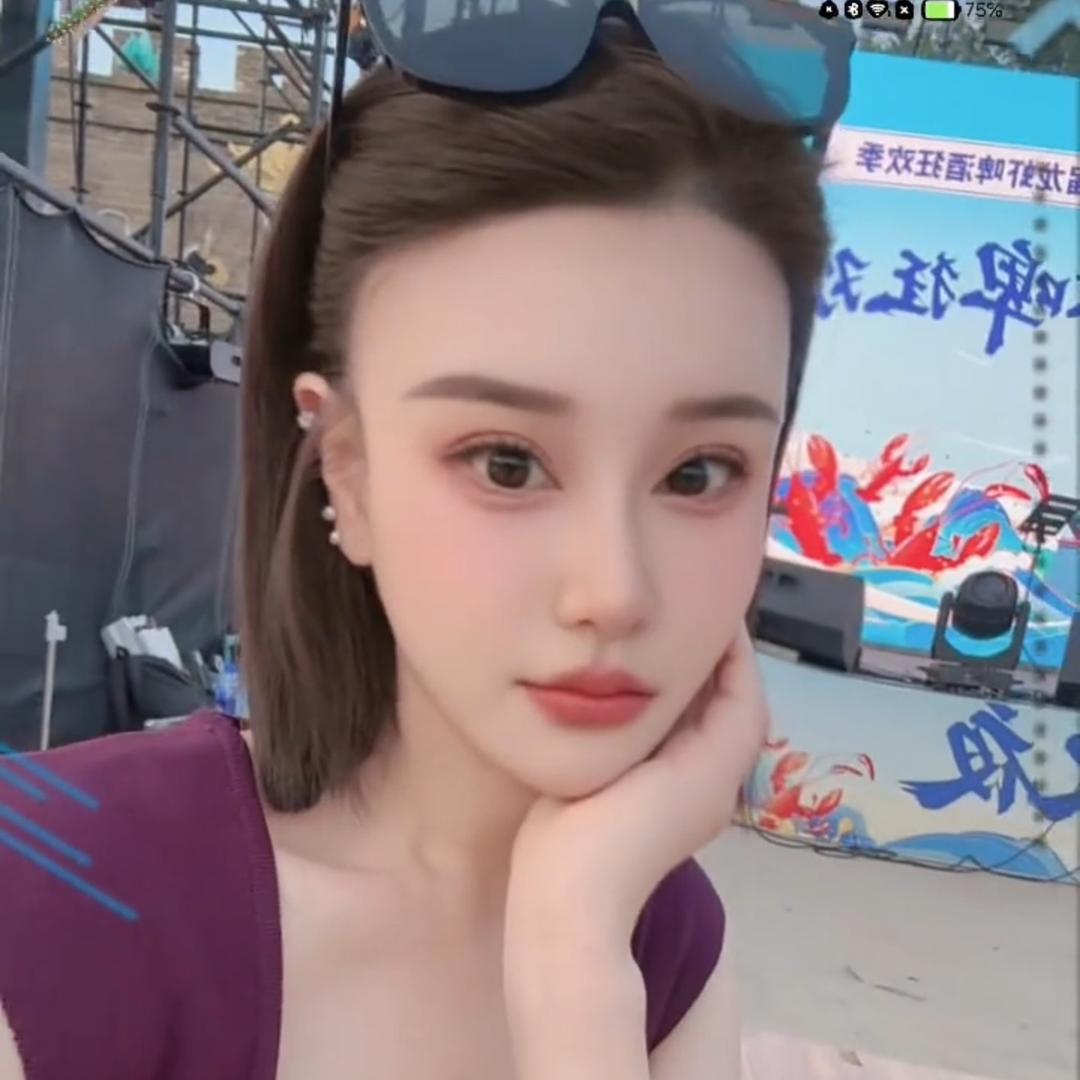 张 耐耐