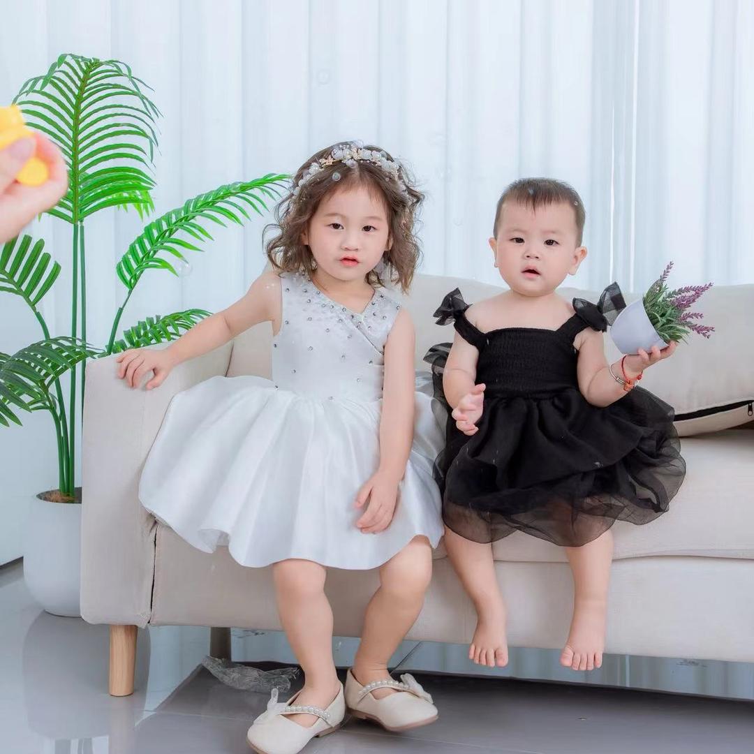 苗苗喜欢打汐汐