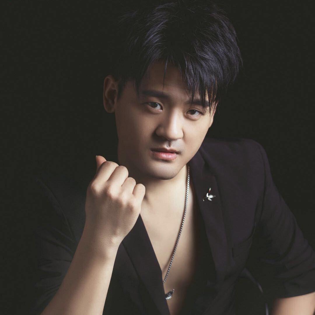 焦作非著名发型师冯波