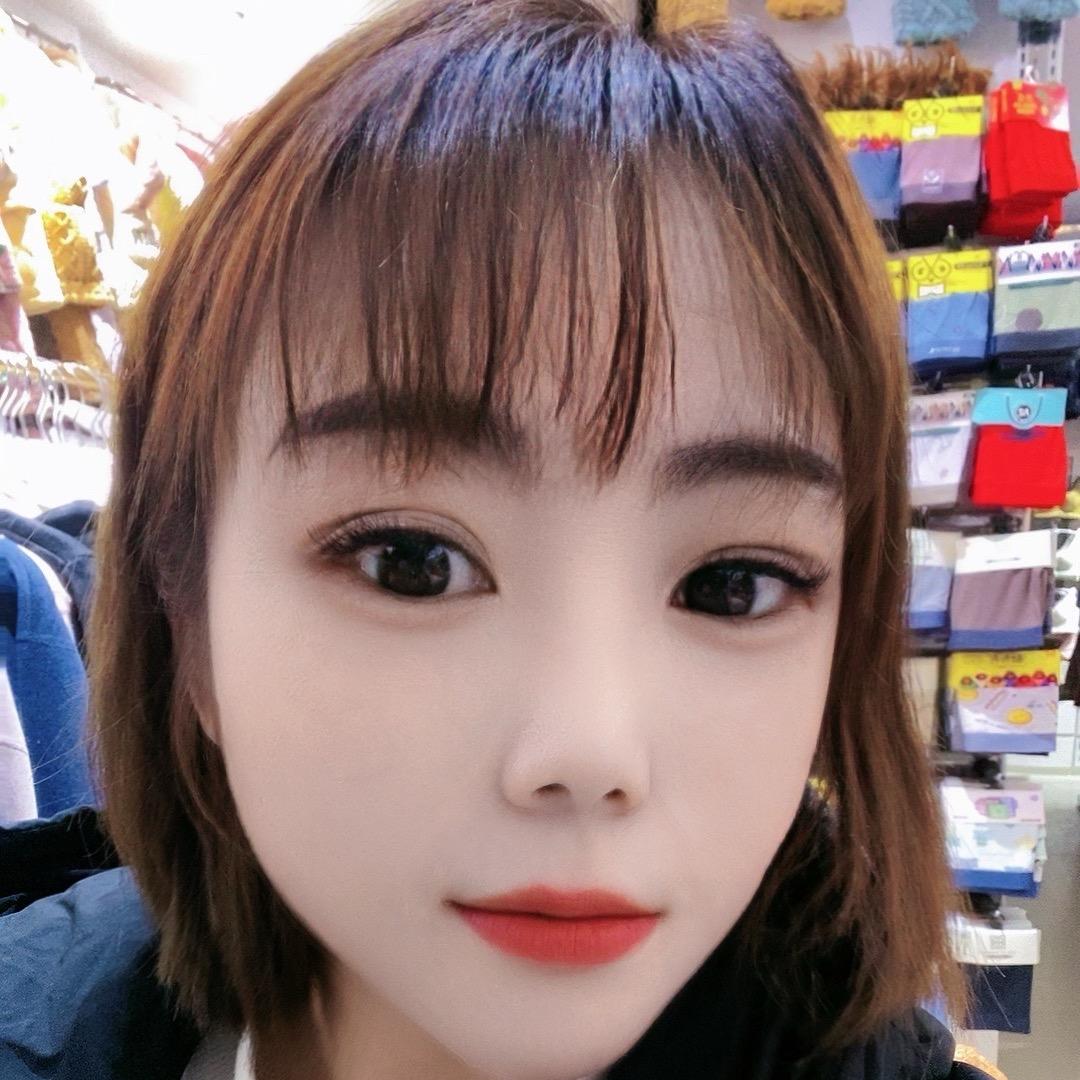 卖睡衣的小姐姐
