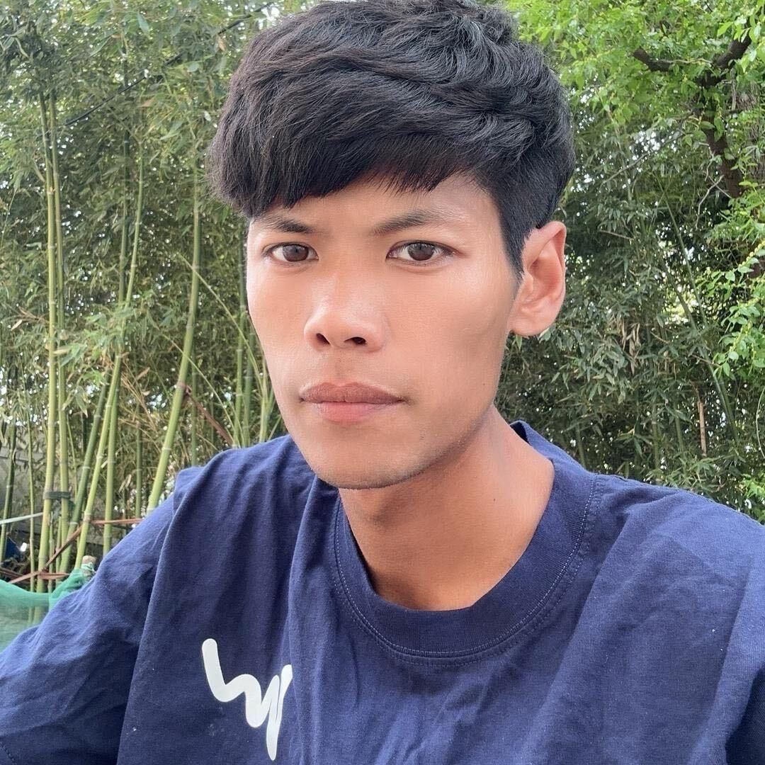 疯狂小虎在摆摊