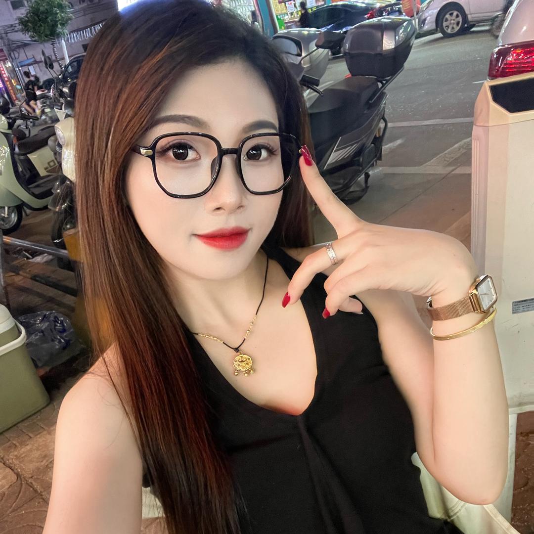 李芊谕