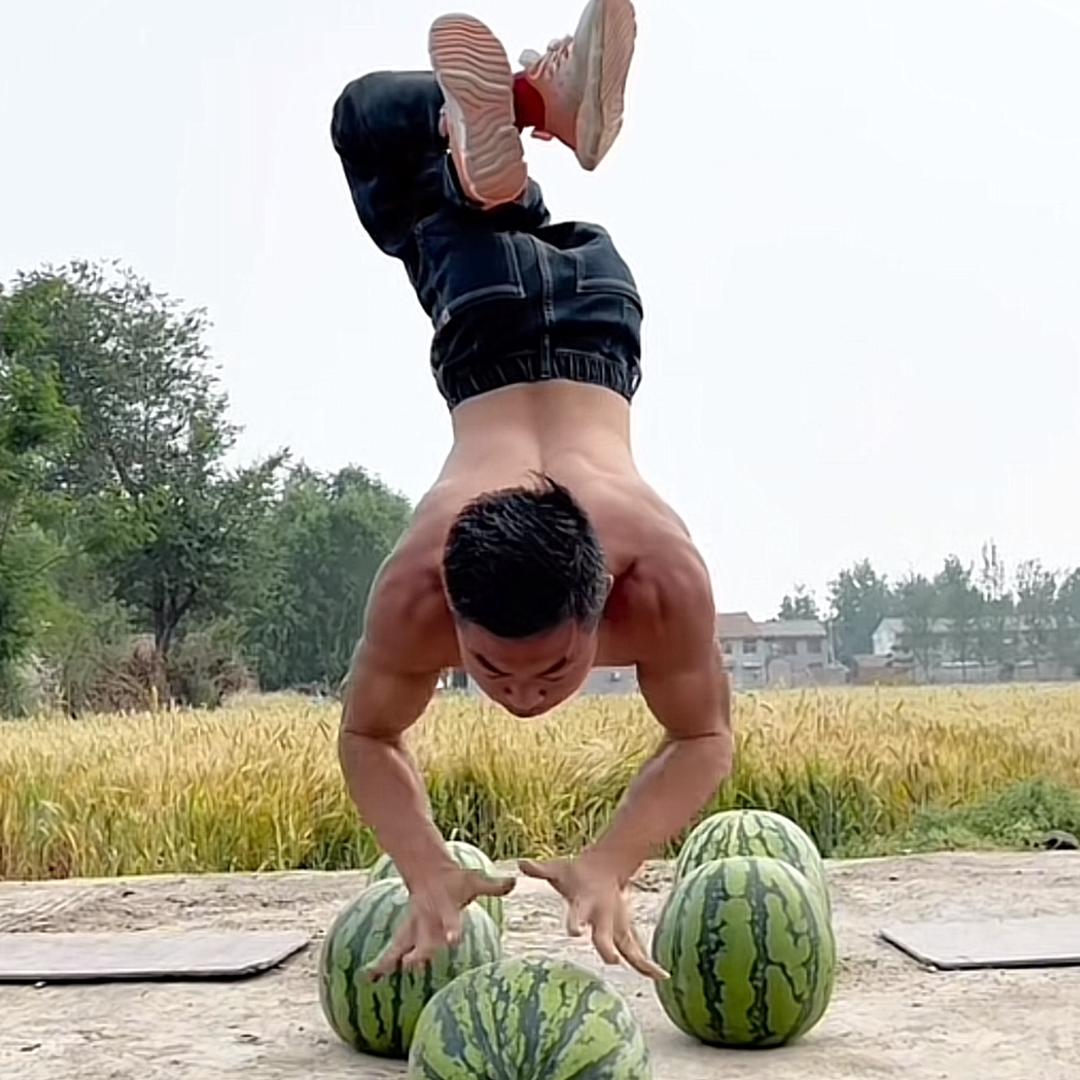 搬砖打工滴男人