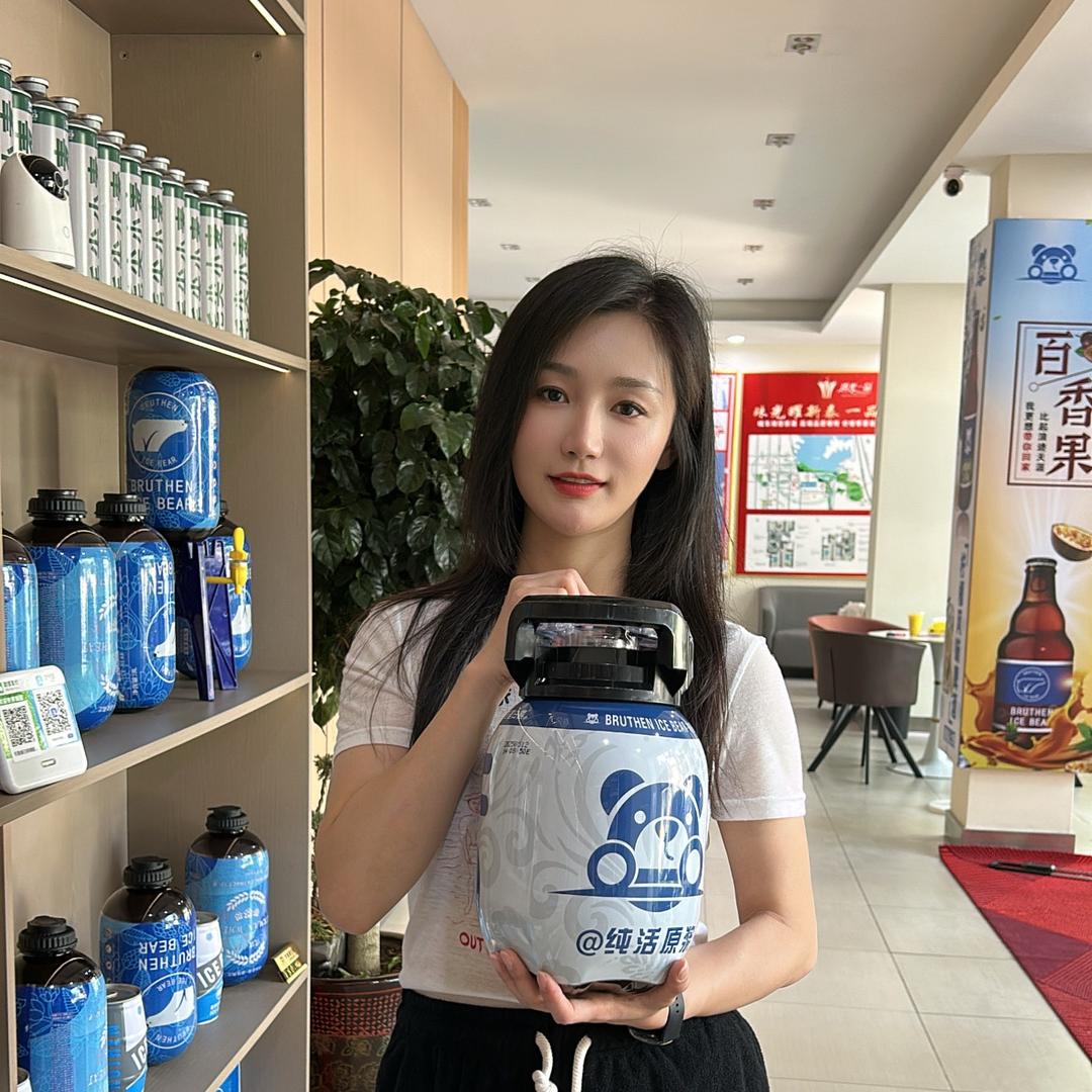 布鲁塞白熊精酿啤酒（闫珍）