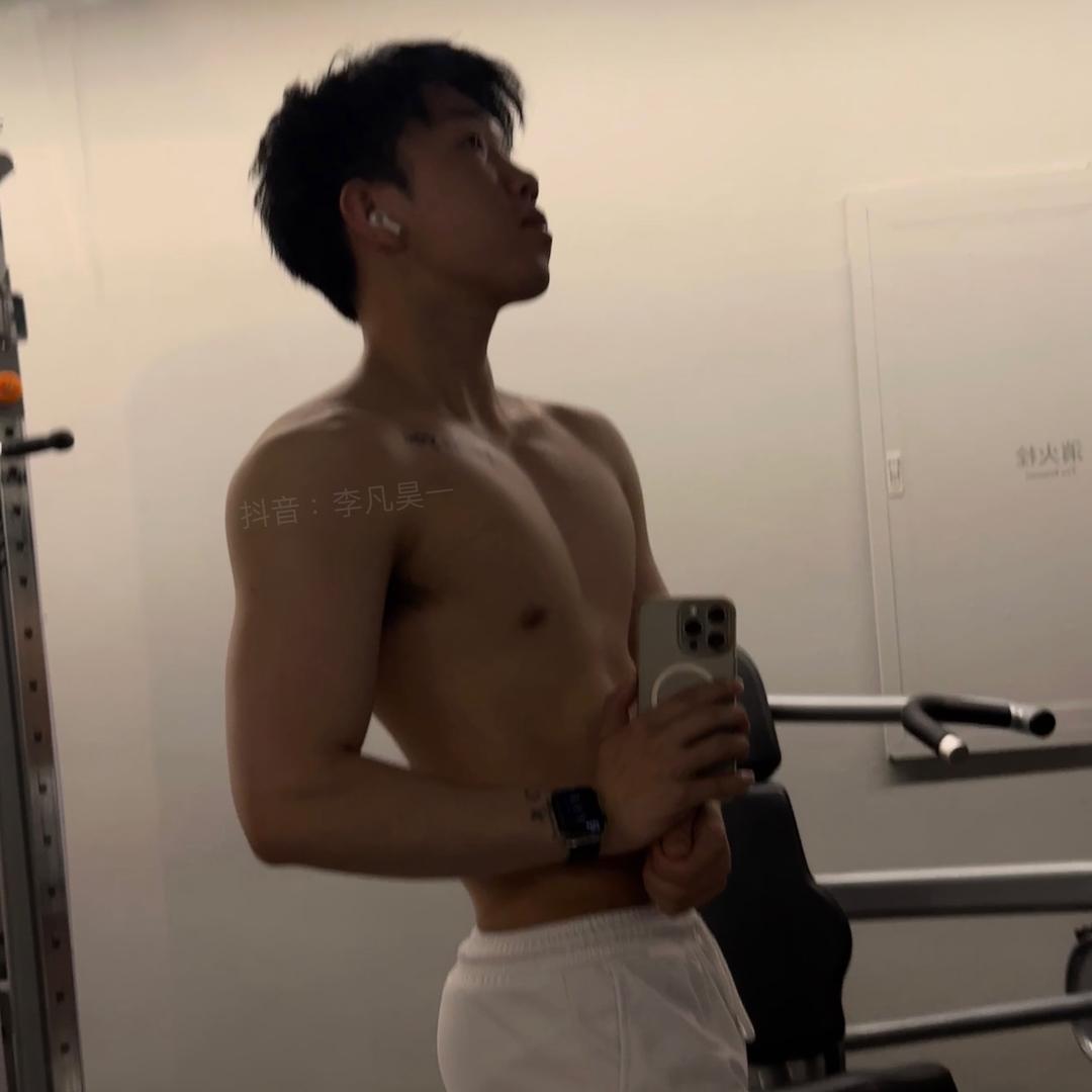 李凡昊一