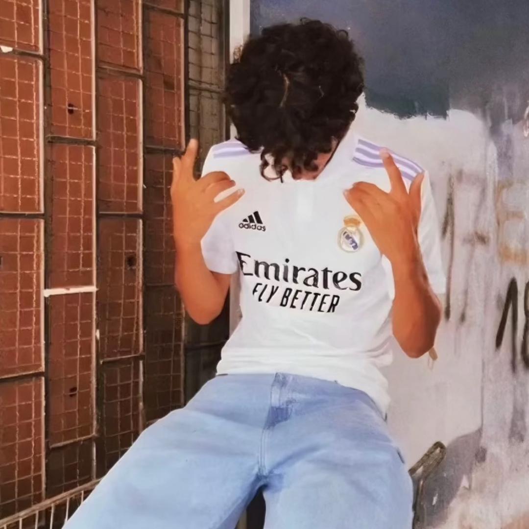 𝓔𝓵𝔃𝓪𝓽