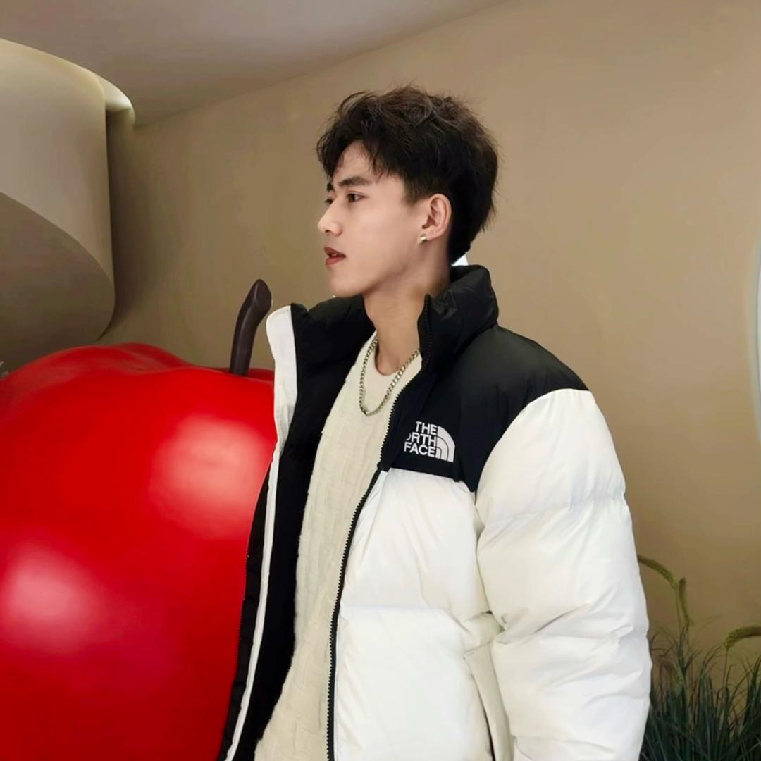 白@