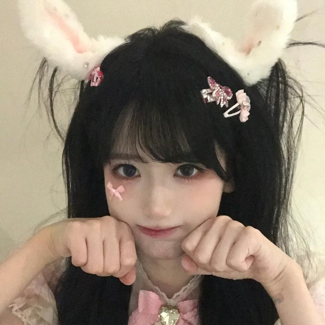 小兔兔叽多吃点