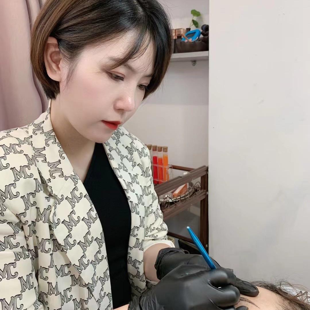 利川彩云间做眉毛的细节控——杨子