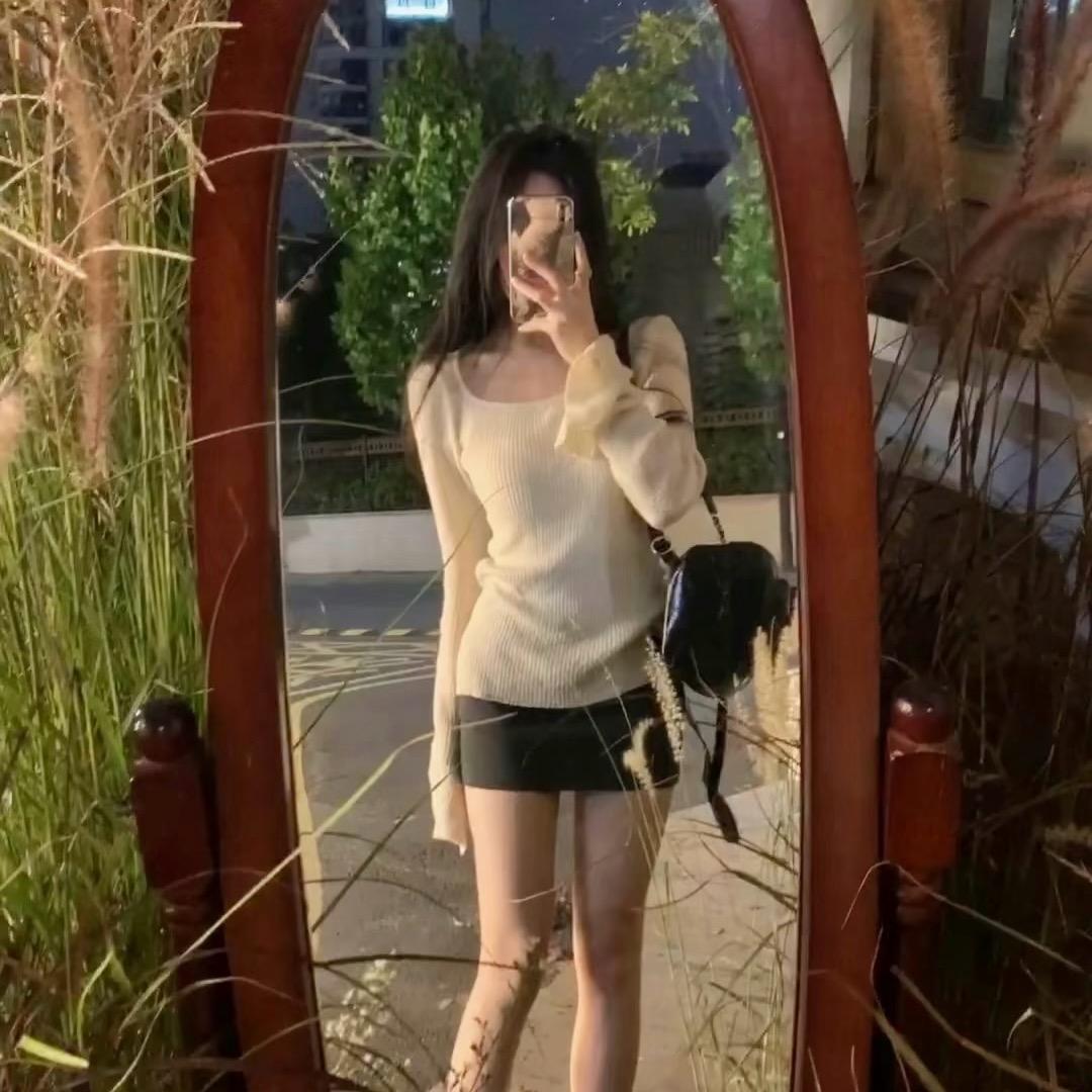 Mia.