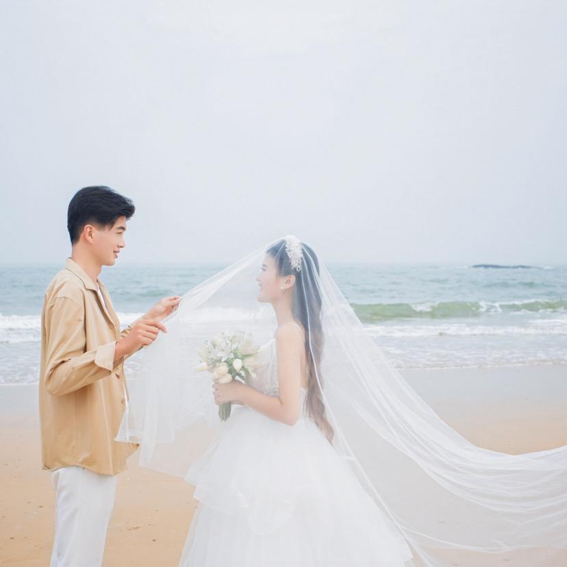 山月不知身外事